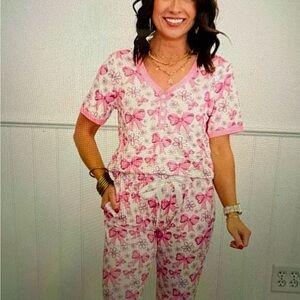 Pink Butterfly Print Women's Pajama Set